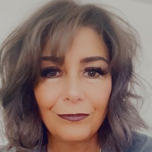 Meet your Posher, Adria